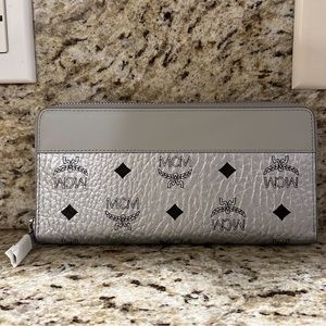 MCM Wallet 100% authentic